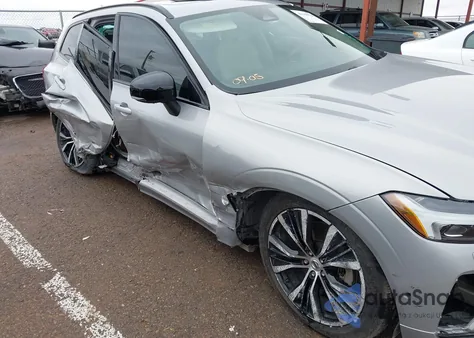 2023 Volvo Xc60 B5 Plus Dark Theme из США, поврежденный, VIN YV4L12DW4P1312425